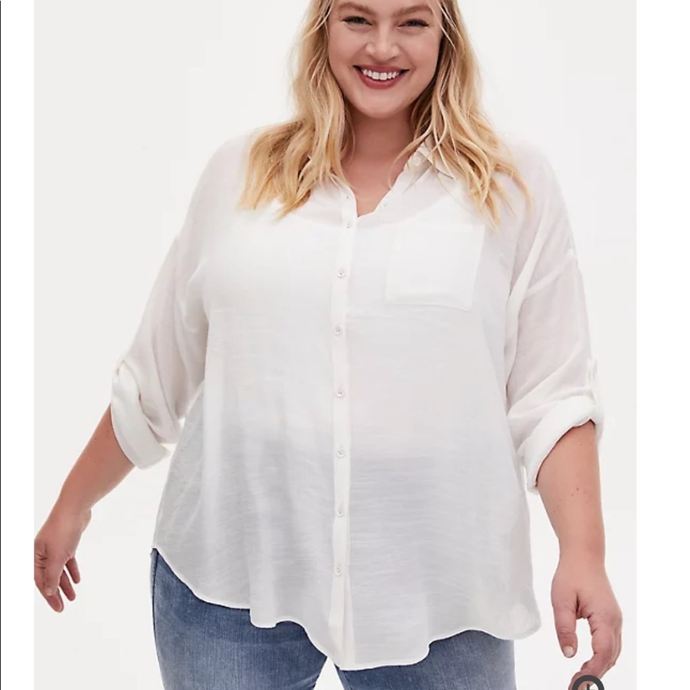 Torrid WHITE BUTTON FRONT POCKET SHIRT Size 5 NWT